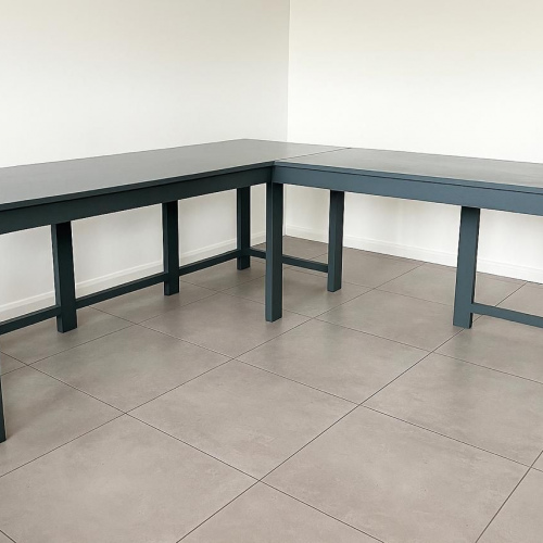 Corner desk
